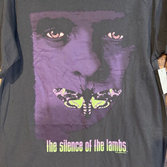 Silence of the Lambs T-Shirt Mens Small Purple Moth Horror Movie Hannibal Lecter - Picture 2 of 6